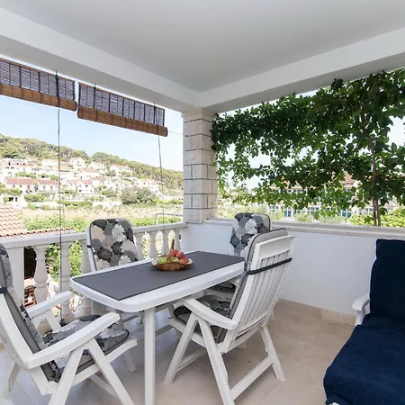 Mare- Comfort Two Bedroom With Terrace A1 St Apartment *