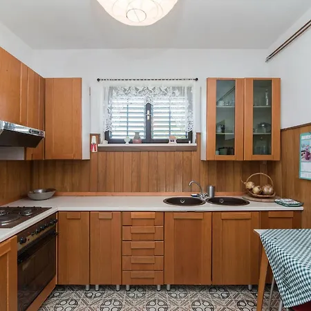 Mare- Comfort Two Bedroom With Terrace A1 St Apartment Postira